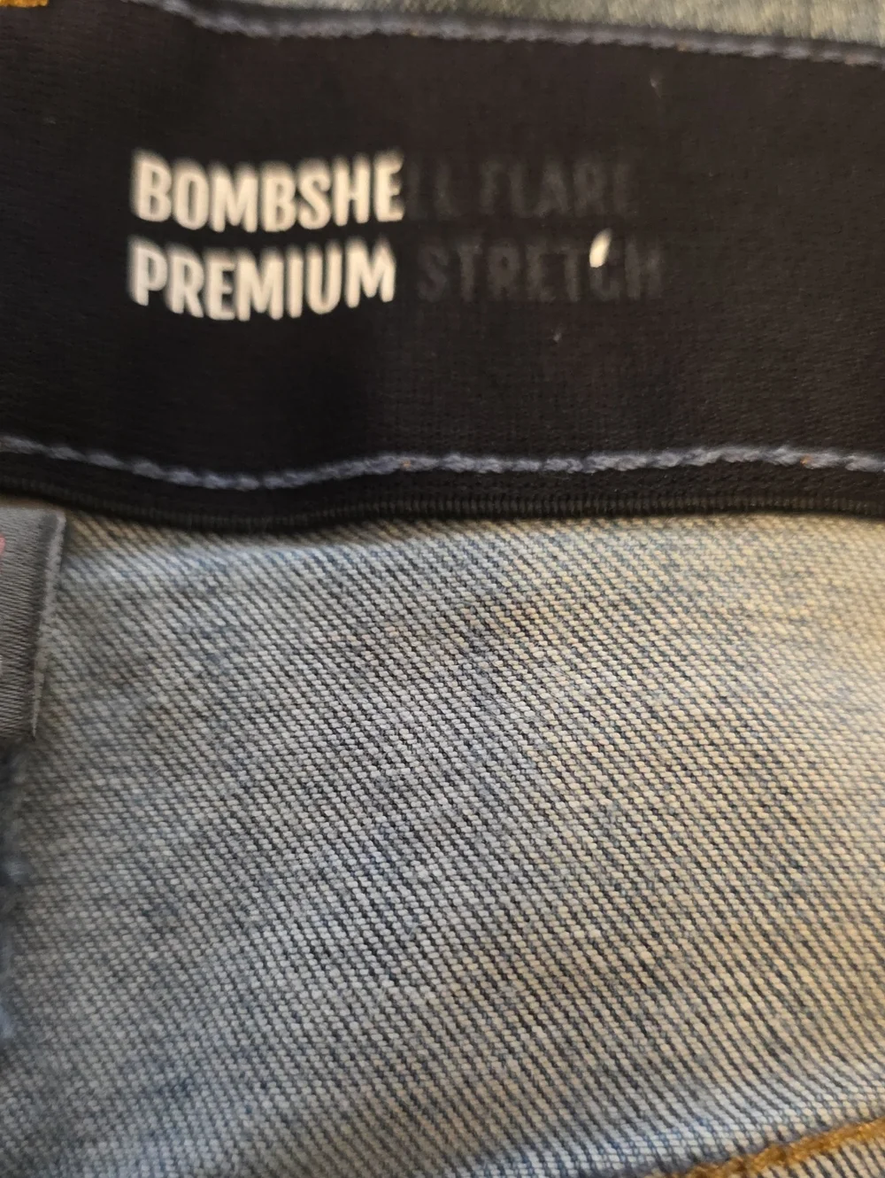Torrid Bombshell Flare Premium Stretch Size 24 Jeans